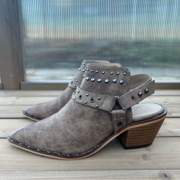 A Rider Girl Western Boho Studded Slingback, 6 - Picture 4 of 9